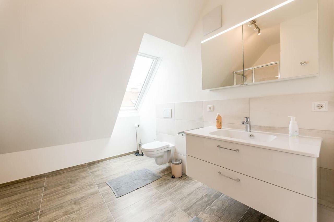 Grosse Dachgeschosswohnung Im Herzen Von Štýrský Hradec Exteriér fotografie